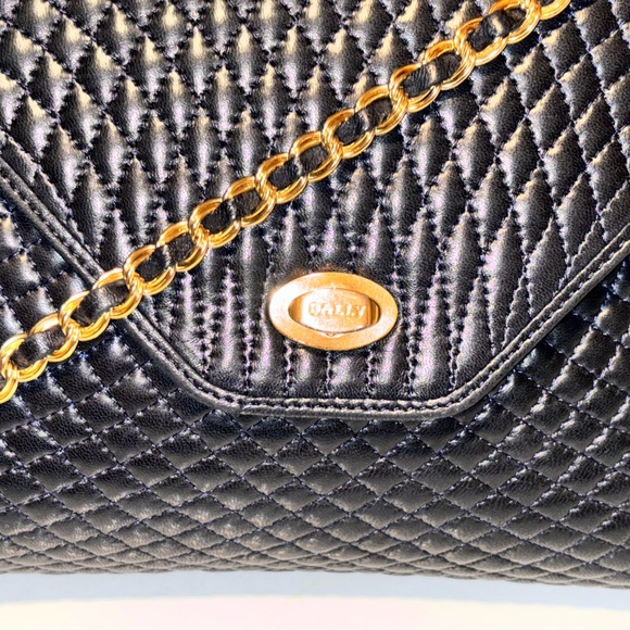 Authentic Bally Leather Quilted Crossbody Handbag/Purse Gold Chainstrap Mint - Picture 5 of 15